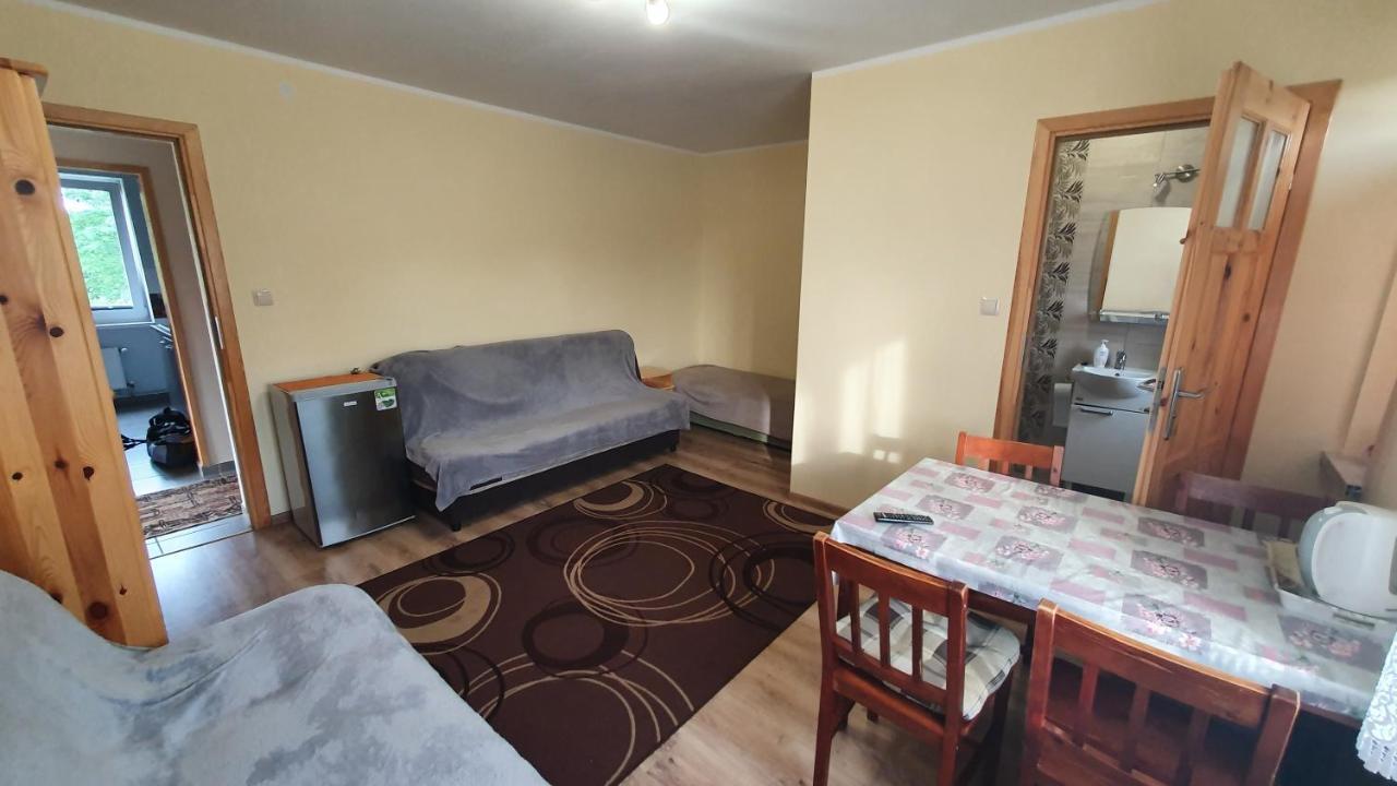 "U Izy" Pokoje Goscinne I Przyczepy Campingowe Mielno  Exterior photo